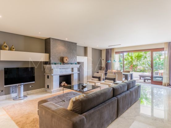 For sale 3 bedrooms apartment in Los Monteros Playa, Marbella East | Drumelia Real Estates