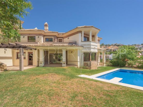 Villa in Los Arqueros with 5 bedrooms | Bromley Estates