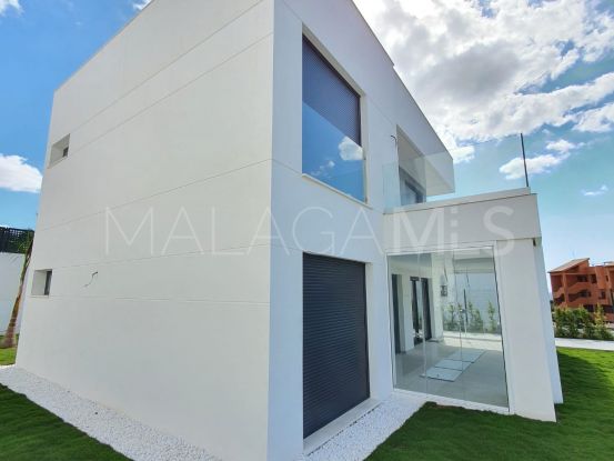 Villa in La Duquesa with 4 bedrooms | Bromley Estates