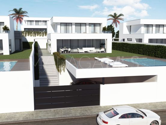 Villa for sale in La Duquesa with 4 bedrooms | Bromley Estates