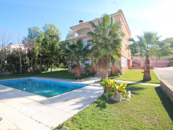 Villa de 4 dormitorios en venta en Pinos de Alhaurín, Alhaurin de la Torre | Bromley Estates