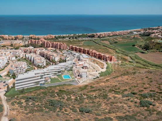 Comprar apartamento planta baja de 3 dormitorios en Los Hidalgos, Manilva | Bromley Estates