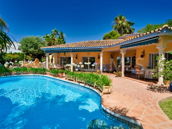 Villa en venta de 5 dormitorios en Mirador del Paraiso, Benahavis | FM Properties Realty Group