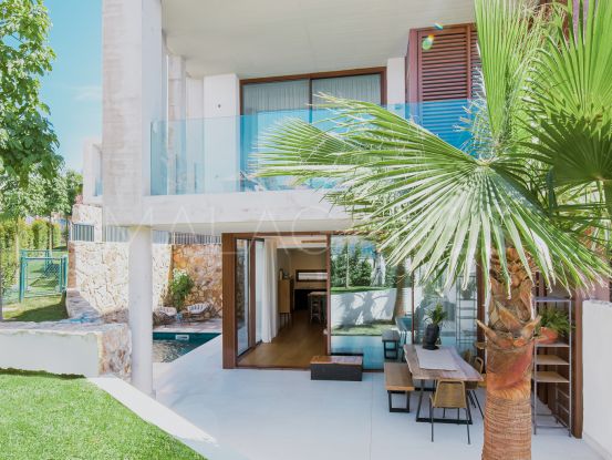 Villa a la venta en Altos de Puente Romano, Marbella Golden Mile | Solvilla