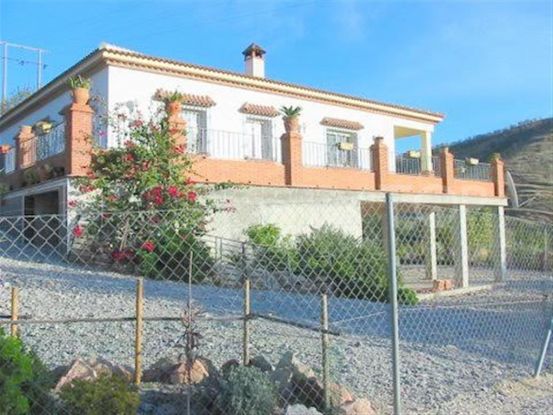 Two country houses on one plot for sale in the heart of the Andalucian country
