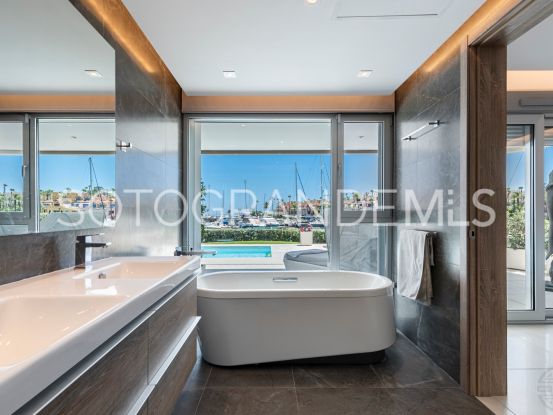 For sale apartment with 4 bedrooms in Pier, Sotogrande Marina | BM Property Consultants