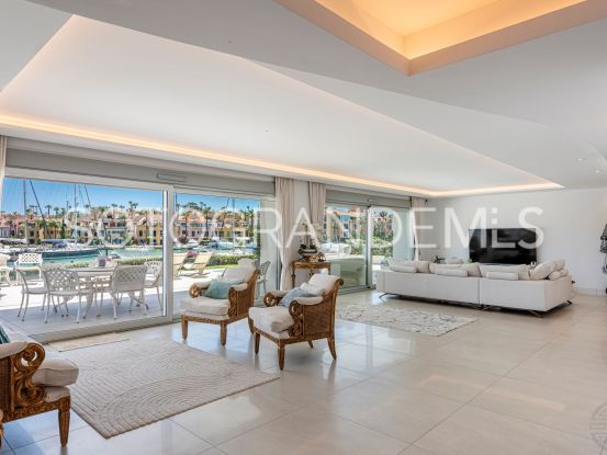 For sale apartment with 4 bedrooms in Pier, Sotogrande Marina | BM Property Consultants