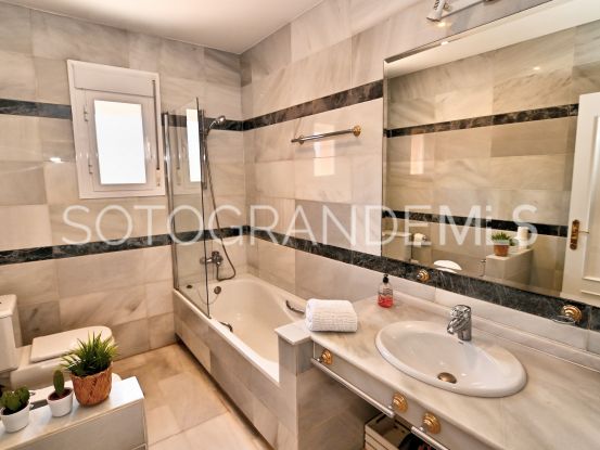 Comprar villa de 5 dormitorios en Zona B, Sotogrande Costa | BM Property Consultants