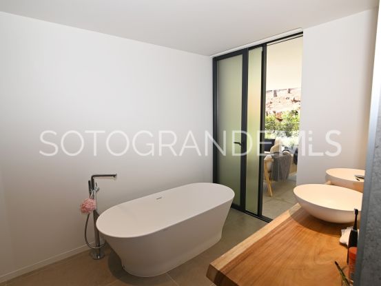 Comprar apartamento planta baja de 3 dormitorios en La Reserva | BM Property Consultants