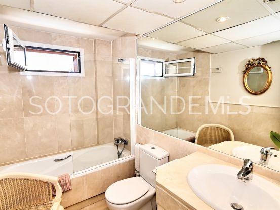 Isla Carey, Ático a la venta de 5 dormitorios | BM Property Consultants