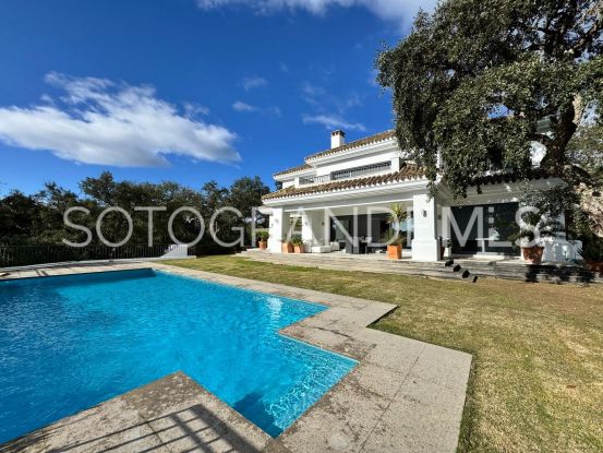 Se vende villa en Los Altos de Valderrama de 5 dormitorios | BM Property Consultants