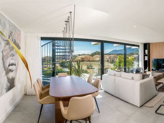For sale 3 bedrooms apartment in La Resina Golf, Estepona | Magna Estates