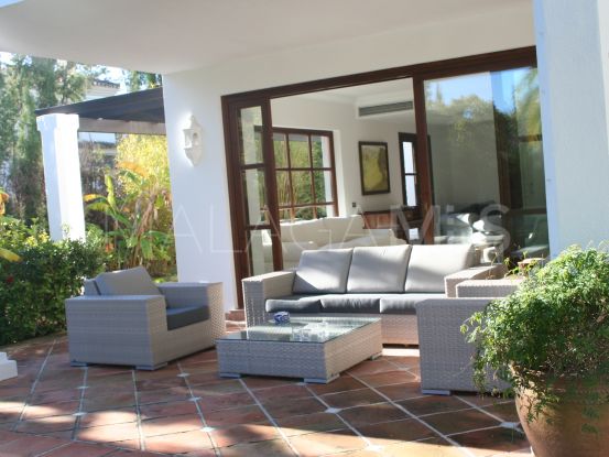 For sale Guadalmina Baja 5 bedrooms villa | Arias-Camisón Properties