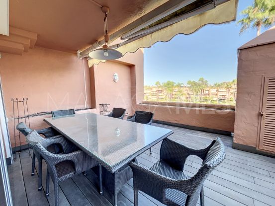 Se vende apartamento con 3 dormitorios en Alhambra del Golf | Arias-Camisón Properties