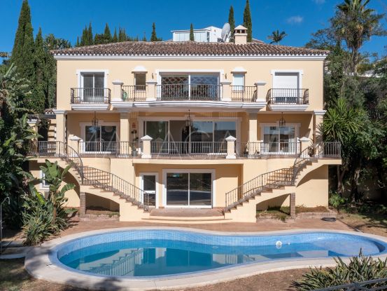 Villa en El Herrojo con 8 dormitorios | NJ Marbella Real Estate