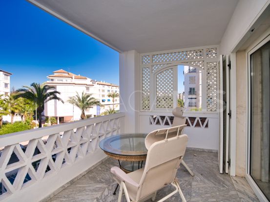 Comprar apartamento en Playas del Duque de 2 dormitorios | SMF Real Estate