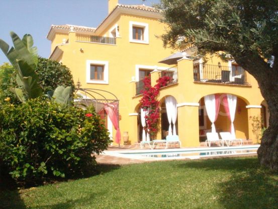 Comprar villa en Paraiso Medio, Estepona | SMF Real Estate