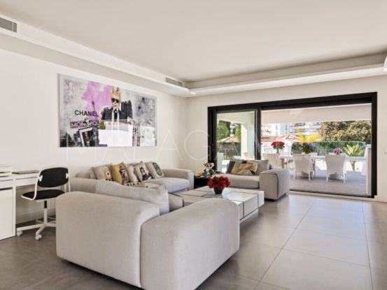 Buy 5 bedrooms villa in Campos de Guadalmina, San Pedro de Alcantara | SMF Real Estate