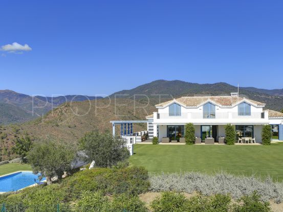 Buy Monte Mayor villa with 5 bedrooms | SMF Real Estate