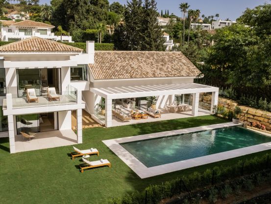 Villa en venta en El Paraiso, Estepona | SMF Real Estate