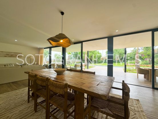 Zona B, Sotogrande Costa, villa de 5 dormitorios en venta | Consuelo Silva Real Estate