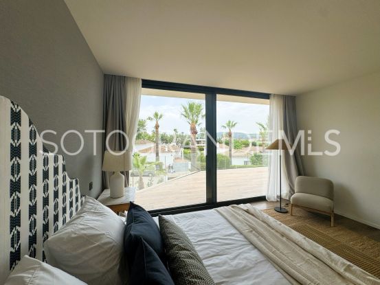 Zona B, Sotogrande Costa, villa de 5 dormitorios en venta | Consuelo Silva Real Estate