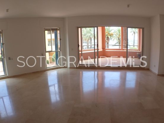 Comprar apartamento en Sotogrande Puerto Deportivo | Consuelo Silva Real Estate