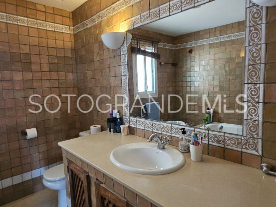 Villa en venta en Sotogrande Costa con 5 dormitorios | Consuelo Silva Real Estate