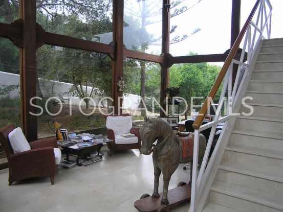 Villa en venta en Sotogrande Costa con 5 dormitorios | Consuelo Silva Real Estate