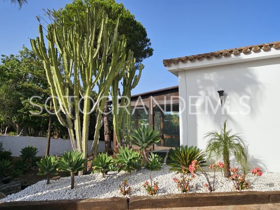 Villa en venta en Sotogrande Costa con 5 dormitorios | Consuelo Silva Real Estate