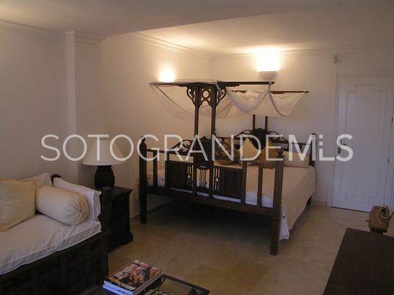 Villa en venta en Sotogrande Costa con 5 dormitorios | Consuelo Silva Real Estate