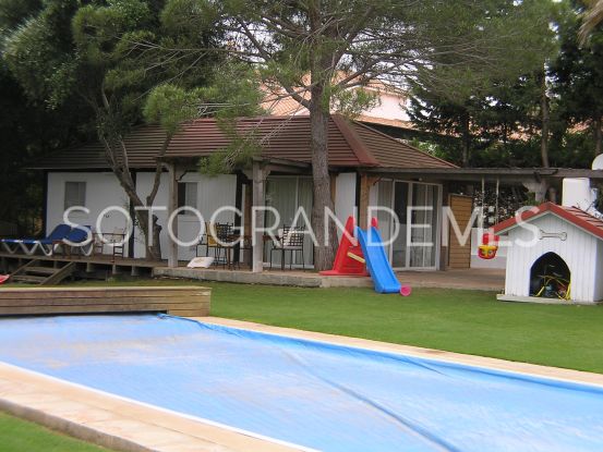 Villa en venta en Sotogrande Costa con 5 dormitorios | Consuelo Silva Real Estate