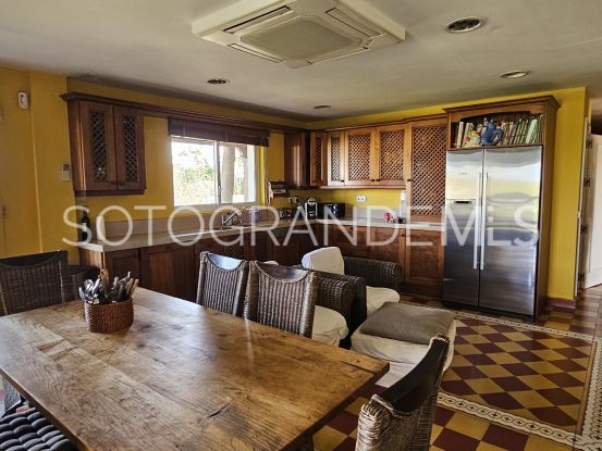 Villa en venta en Sotogrande Costa con 5 dormitorios | Consuelo Silva Real Estate