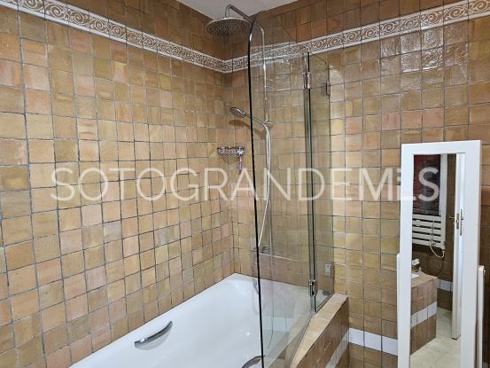 Villa en venta en Sotogrande Costa con 5 dormitorios | Consuelo Silva Real Estate