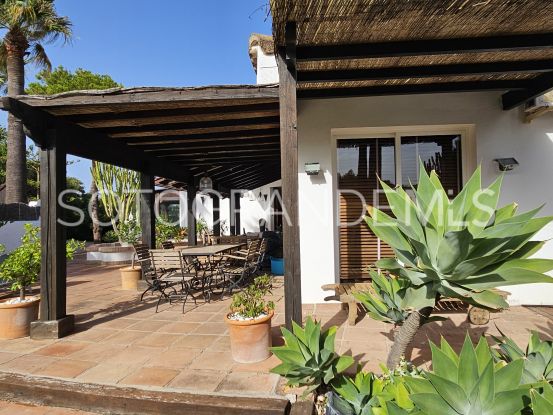 Villa en venta en Sotogrande Costa con 5 dormitorios | Consuelo Silva Real Estate