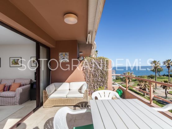 For sale apartment with 2 bedrooms in Apartamentos Playa, Sotogrande | Consuelo Silva Real Estate