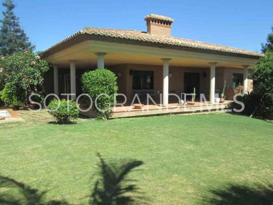 Villa in Sotogrande Costa Central with 4 bedrooms | Consuelo Silva Real Estate