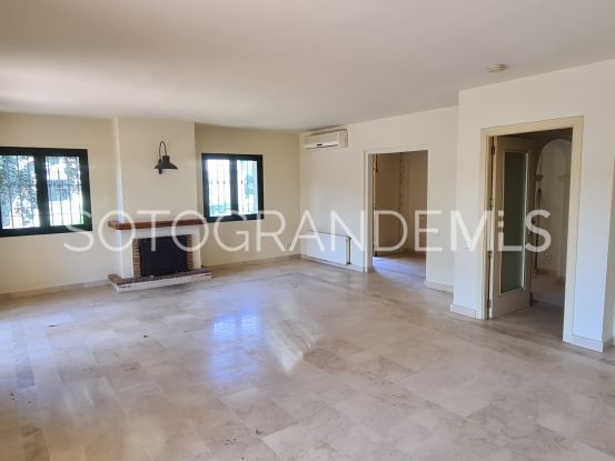 For sale Sotogolf semi detached villa with 5 bedrooms | Consuelo Silva Real Estate