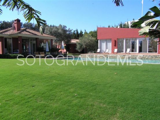 Villa a la venta con 4 dormitorios en Sotogrande Costa | Consuelo Silva Real Estate