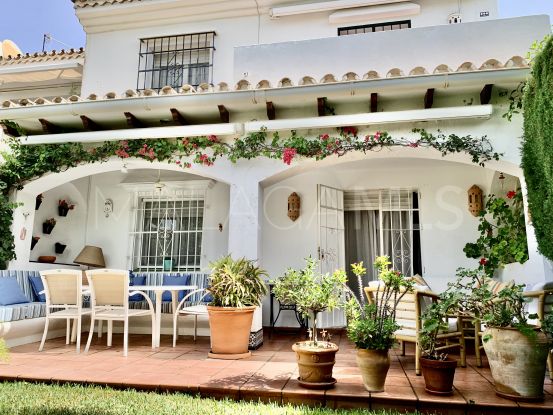 Pareado con 3 dormitorios en Las Petunias, San Pedro de Alcantara | Callum Swan Realty