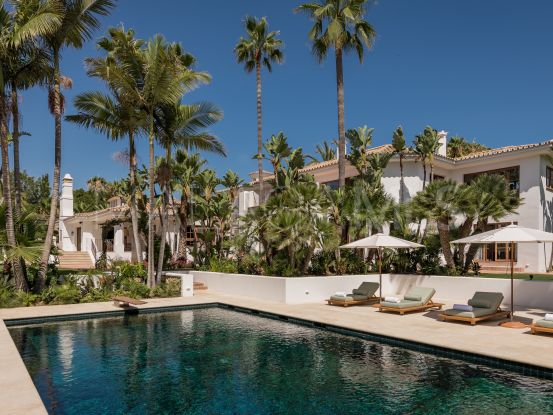 For sale Los Verdiales villa with 8 bedrooms | Callum Swan Realty