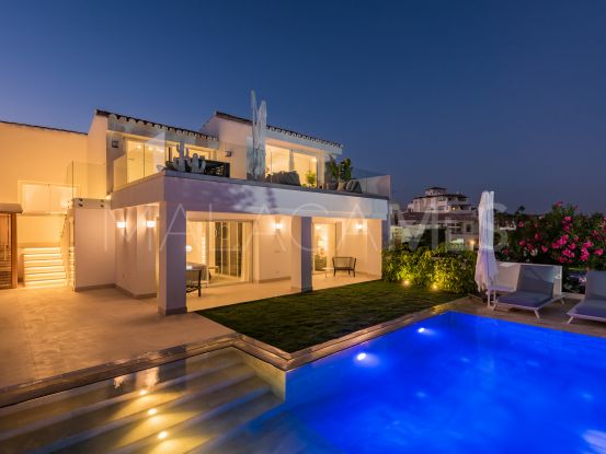 Arena Beach, Estepona, villa en venta con 4 dormitorios | Excellent Spain