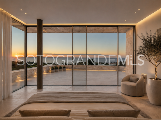 4 bedrooms villa in San Diego for sale | Holmes Property Sales