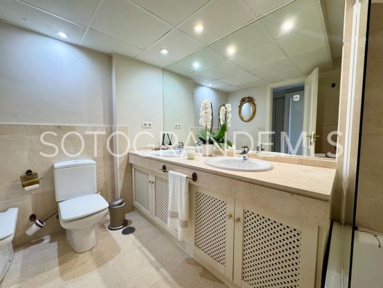 For sale duplex penthouse with 6 bedrooms in Isla Carey, Sotogrande Marina | Holmes Property Sales
