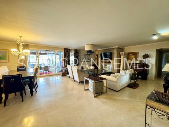 For sale duplex penthouse with 6 bedrooms in Isla Carey, Sotogrande Marina | Holmes Property Sales