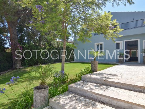 Buy villa with 4 bedrooms in Sotogrande Alto Central | Holmes Property Sales