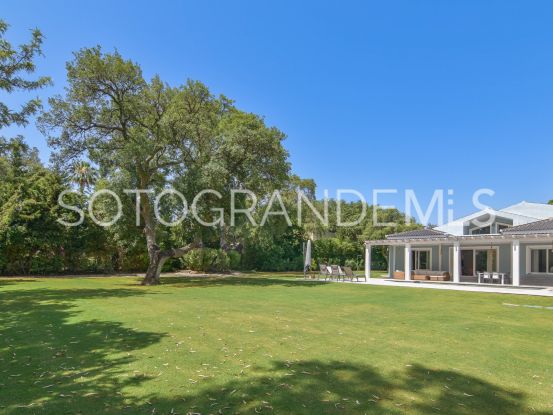 Buy villa with 4 bedrooms in Sotogrande Alto Central | Holmes Property Sales
