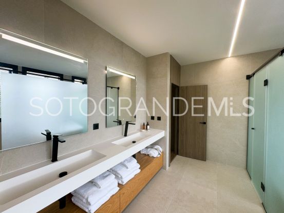 Se vende villa de 6 dormitorios en Sotogrande Costa Central | Holmes Property Sales