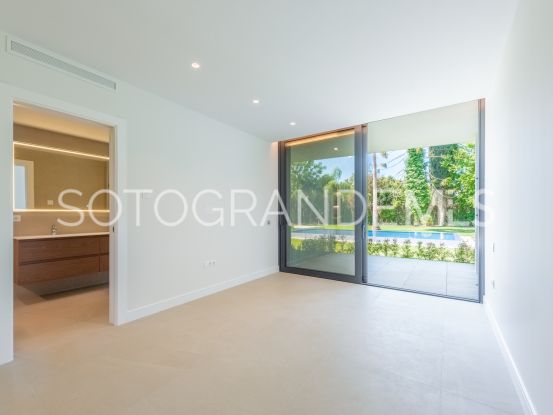 Reyes y Reinas, Sotogrande Costa, villa en venta de 5 dormitorios | Holmes Property Sales