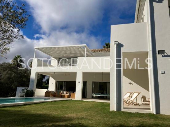 Zona F 4 bedrooms villa for sale | Holmes Property Sales
